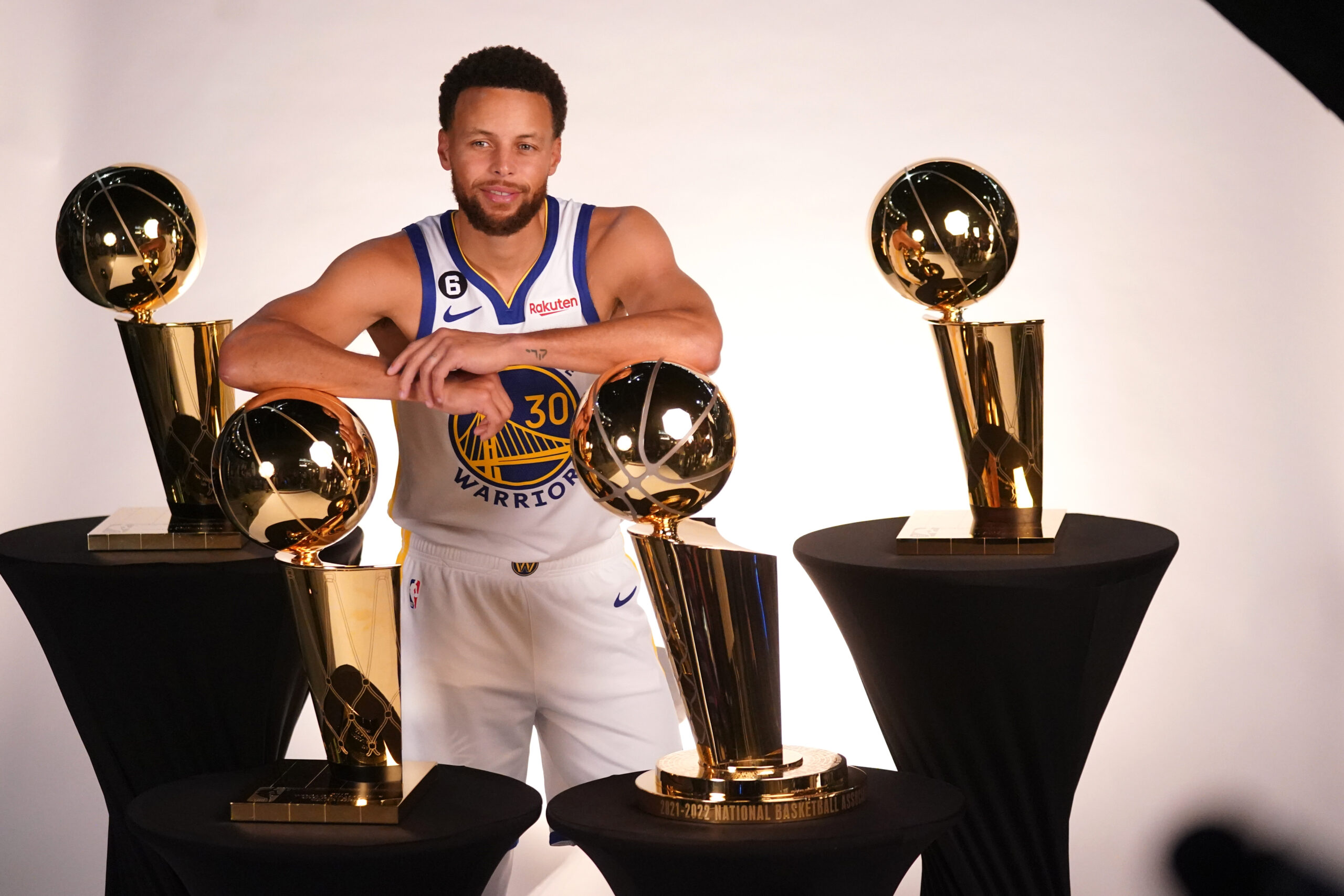 Stephen Curry and Co's identical start to title-winning seasons leaves fans amused