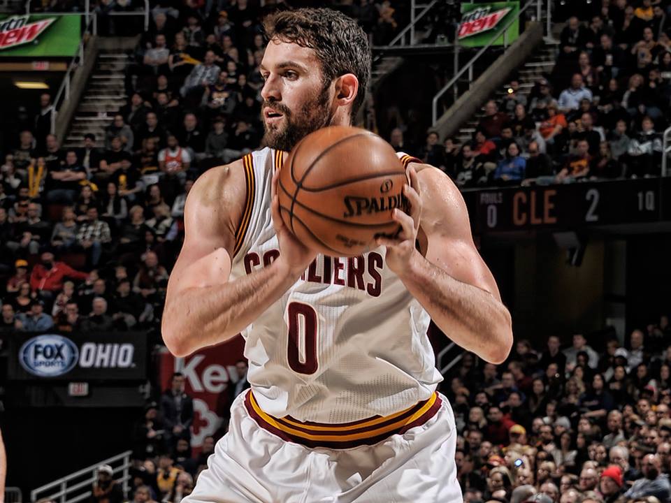 Kevin Love passa por cirurgia e está fora até o fim da temporada regular