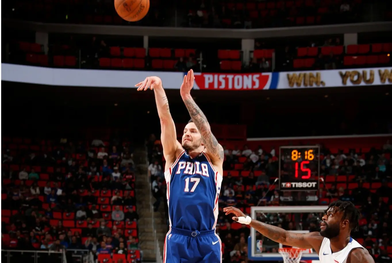 Redick lidera 76ers em vitória sobre os Pistons