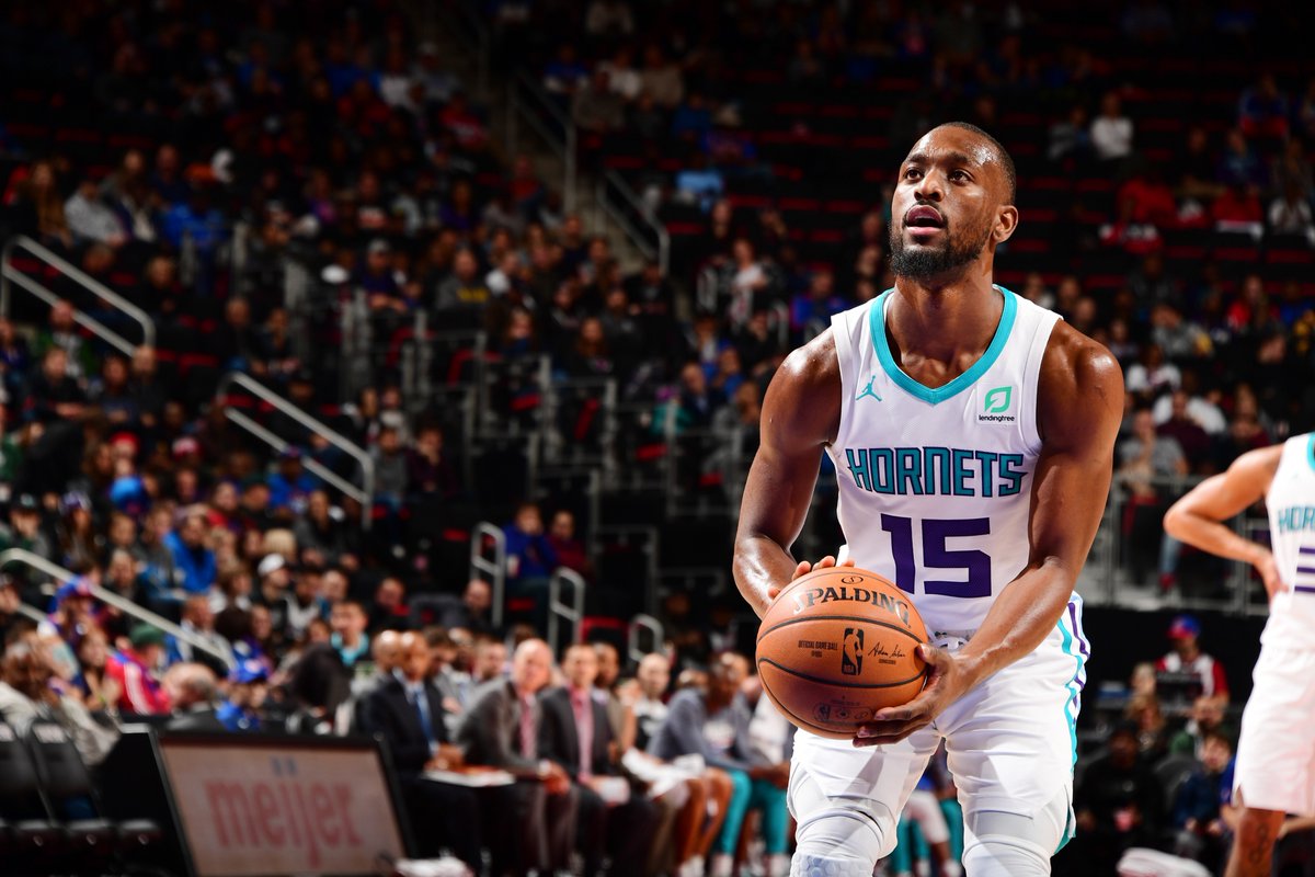 Kemba Walker lidera vitória dos Hornets sobre os Pistons