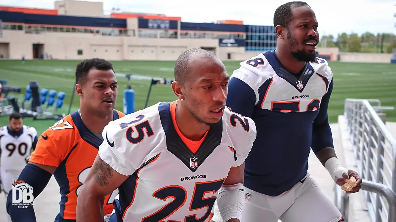 Cornerback do Denver Broncos Chris Harris Jr.