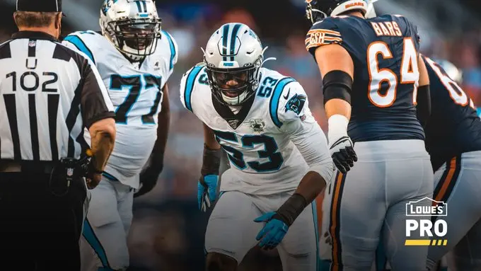 Brian Burns em seu primeiro jogo no uniforme do Carolina Panthers