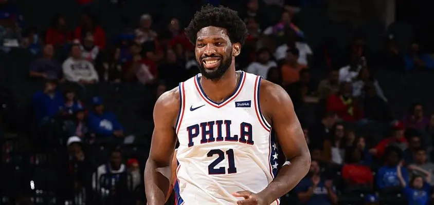 Joel Embiid comanda vitória do Philadelphia 76ers contra o Detroit Pistons