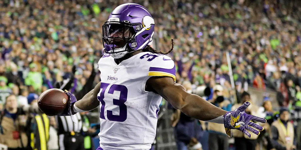 Dalvin Cook comemora mais um TD pelo Minnesota Vikings pela semana 12 da NFL contra o Seattle Seahawks