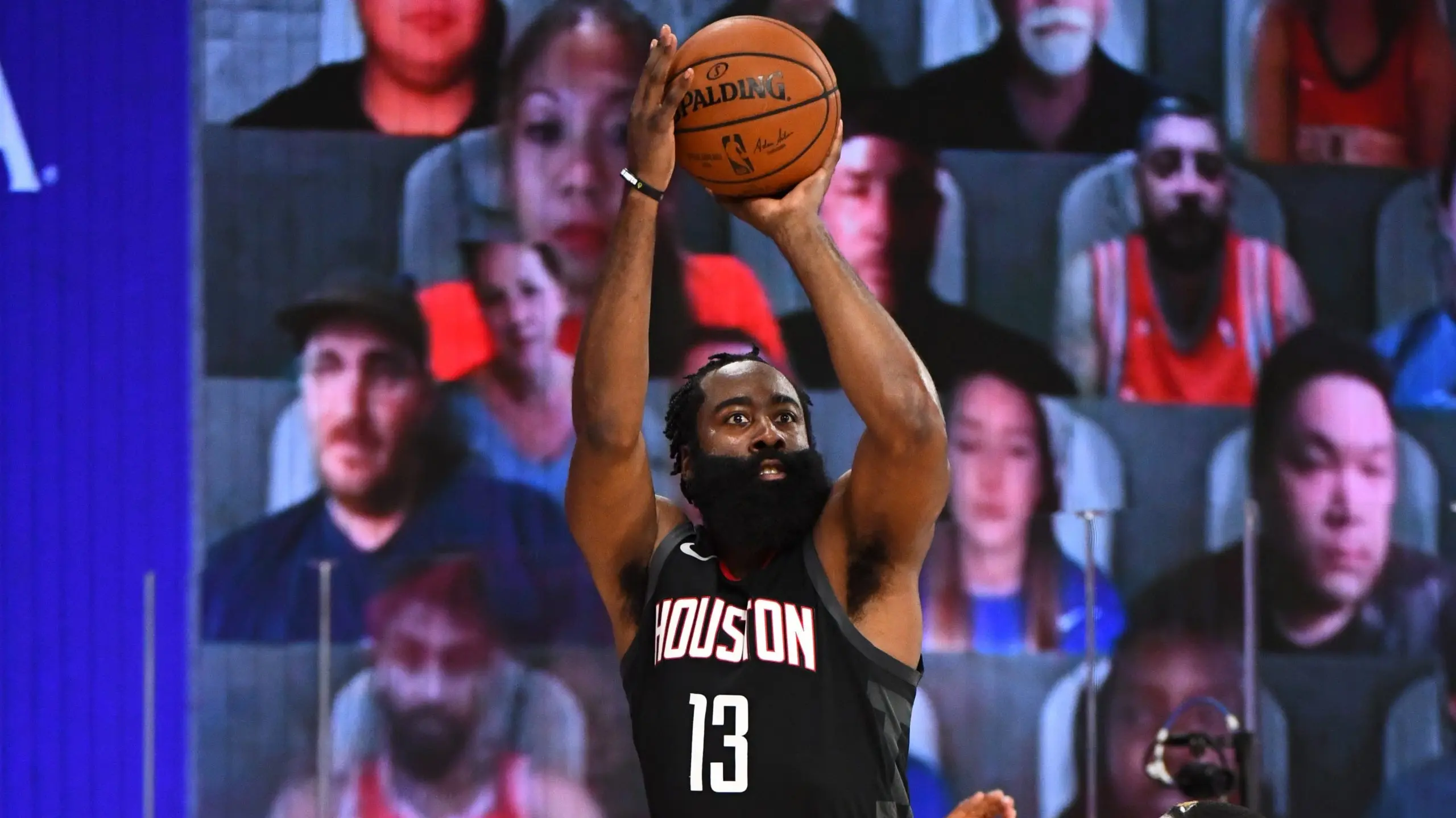 Harden supera Paul, Rockets vencem o Thunder e abrem 1 a 0 nos playoffs