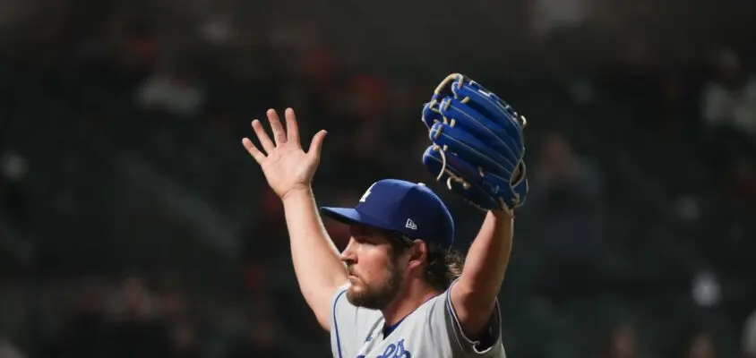 Dodgers vencem Giants com grande atuação de Trevor Bauer