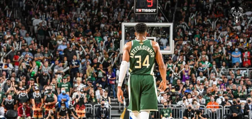 giannis-antetokounmpo-bucks-suns