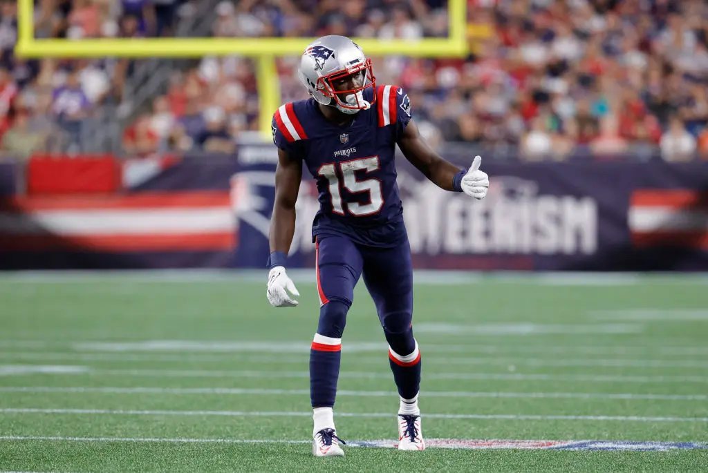 FOXBOROUGH, MA - SEPTEMBER 12: New England Patriots wide receiver Nelson Agholor (15) gives a thumbs up during a game between the New England Patriots and the Miami Dolphins on September 12, 2021, at Gillette Stadium in Foxborough, Massachusetts