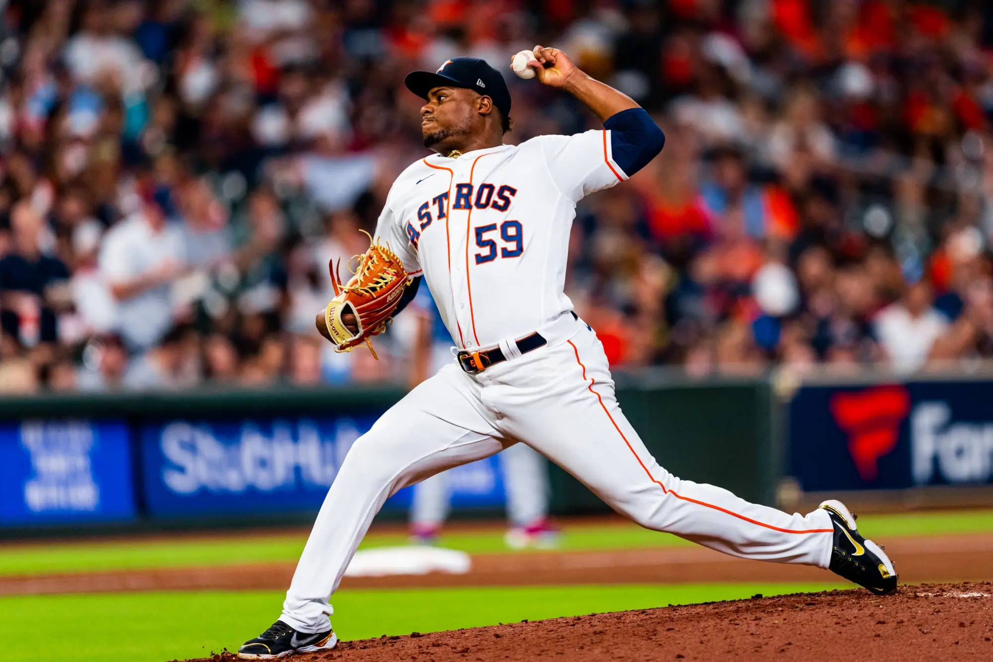 Astros vencem Rangers e abrem vantagem na liderança da Divisão Oeste