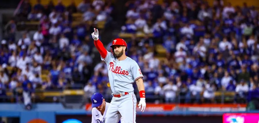 Phillies vencem Dodgers após entregada e reação na nona entrada