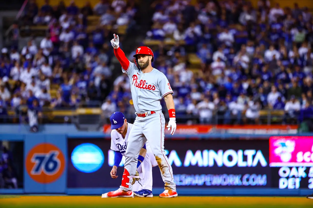 Phillies vencem Dodgers após entregada e reação na nona entrada