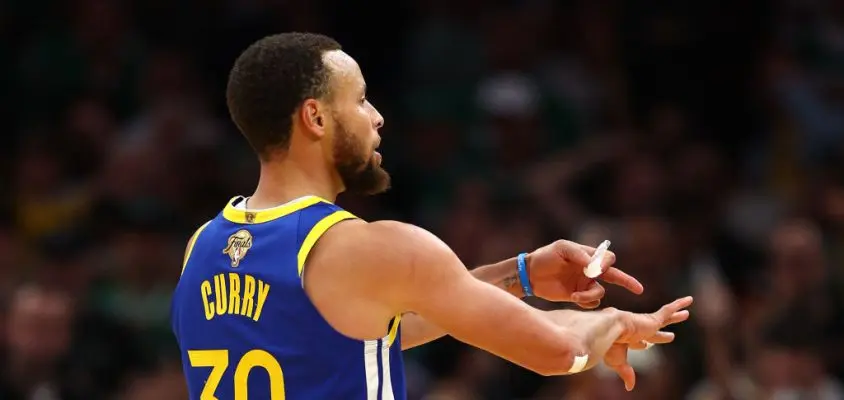 BOSTON, MASSACHUSETTS - JUNE 16: Stephen Curry #30 of the Golden State Warriors celebrates a three pointer against the Boston Celtics during the third quarter in Game Six of the 2022 NBA Finals at TD Garden on June 16, 2022 in Boston, Massachusetts