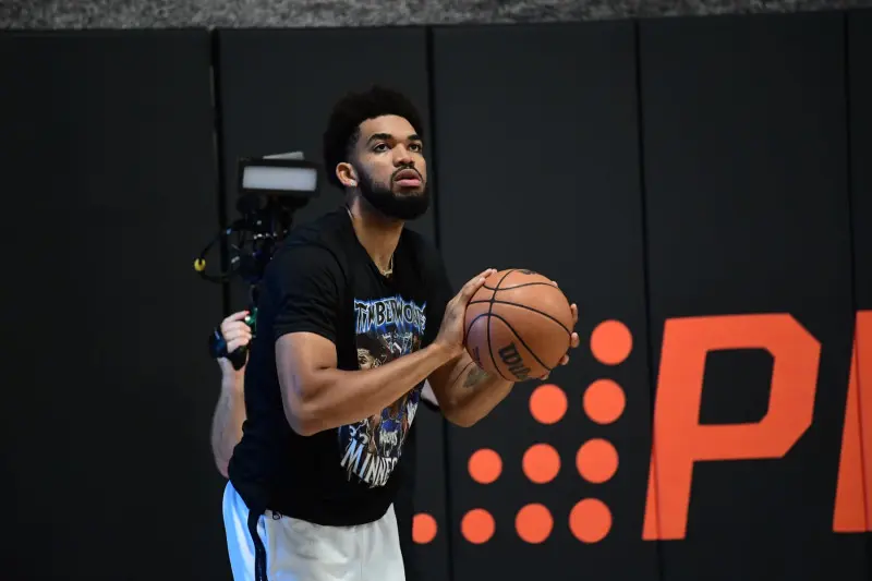 Karl-ANthony Towns acredita ser um dos melhores jogadores ofensivos da história da NBA,