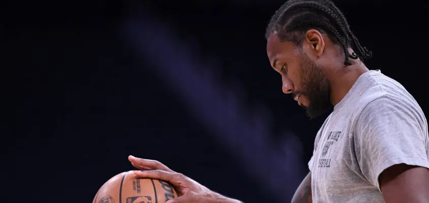 Kawhi Leonard está de volta aos treinos nos Clippers.