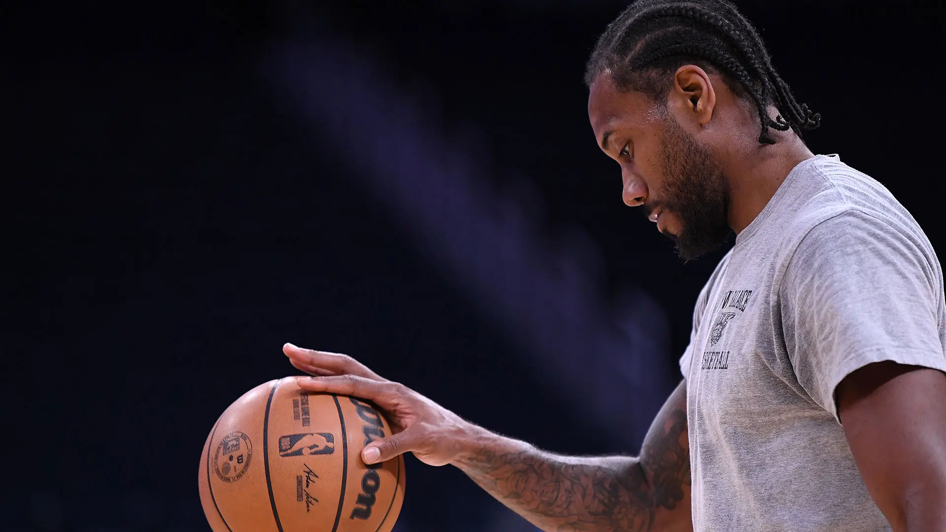 Kawhi Leonard está de volta aos treinos nos Clippers.