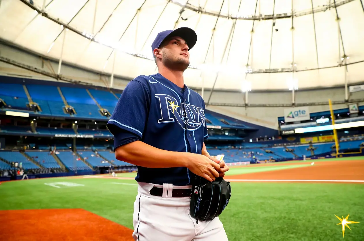 O Tampa Bay Rays colocou o arremessador Shane McClanahan na lista de contundidos