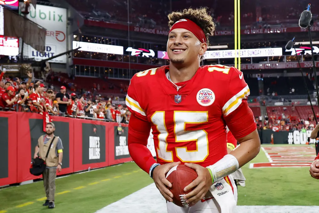 TAMPA, FLORIDA - OCTOBER 02: Patrick Mahomes #15 of the Kansas City Chiefs celerbates after defeating the Tampa Bay Buccaneers 41-31 at Raymond James Stadium on October 02, 2022 in Tampa, Florida