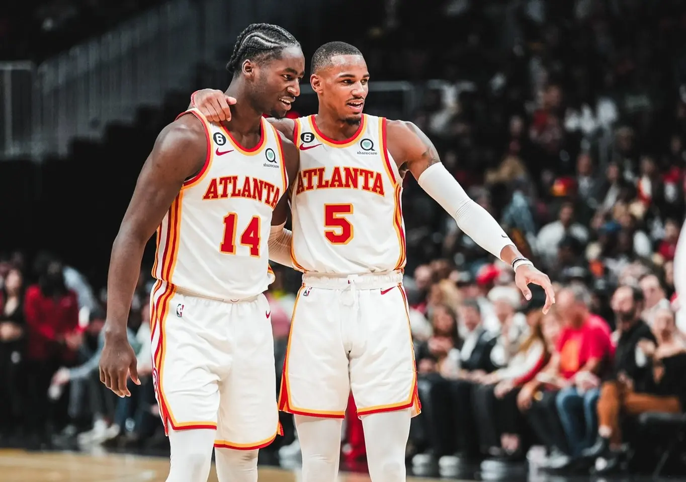 Hawks crescem no segundo tempo e tiram invencibilidade dos Bucks (AJ Griffin e Dejounte Murray)