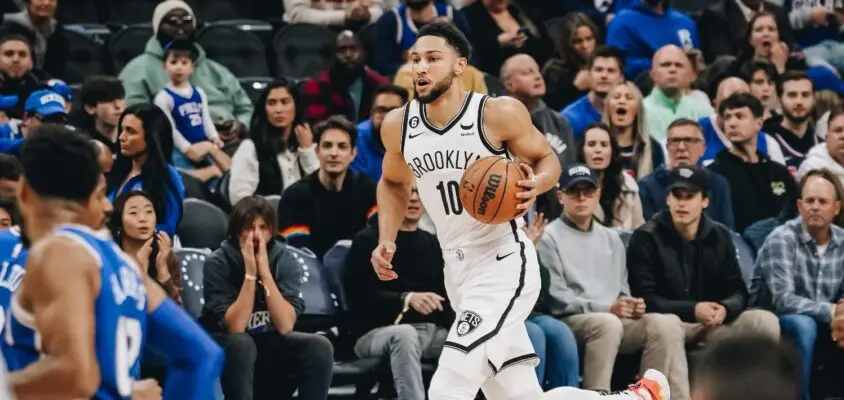 76ers superam desfalques e batem Nets no duelo de Simmons com ex-time