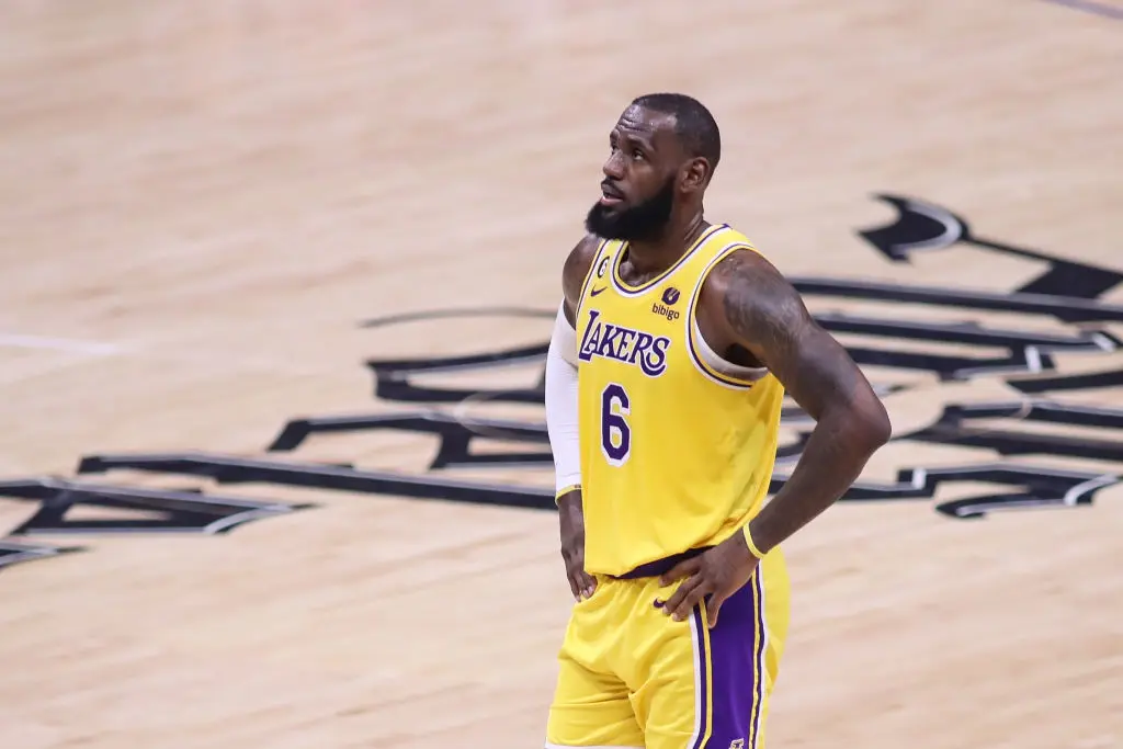 LOS ANGELES, CA - NOVEMBER 09: Los Angeles Lakers forward LeBron James (6) during the NBA game between the Los Angeles Lakers and the Los Angeles Clippers on November 09, 2022, at Crypto.com Arena in Los Angeles, CA.