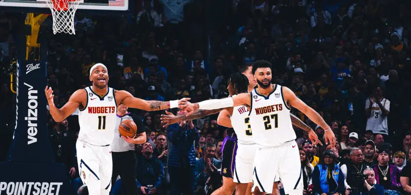 Nuggets vencem Lakers em noite de triplo duplo de Jokic