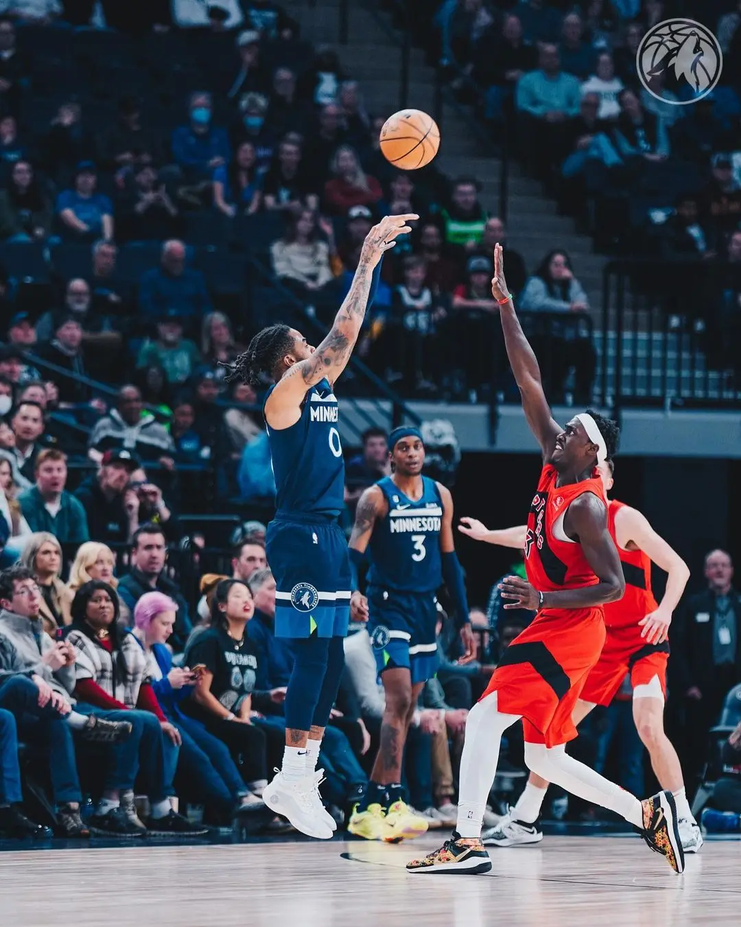 Timberwolves contam com último quarto brilhante de Russell para vencer de virada os Raptors em casa