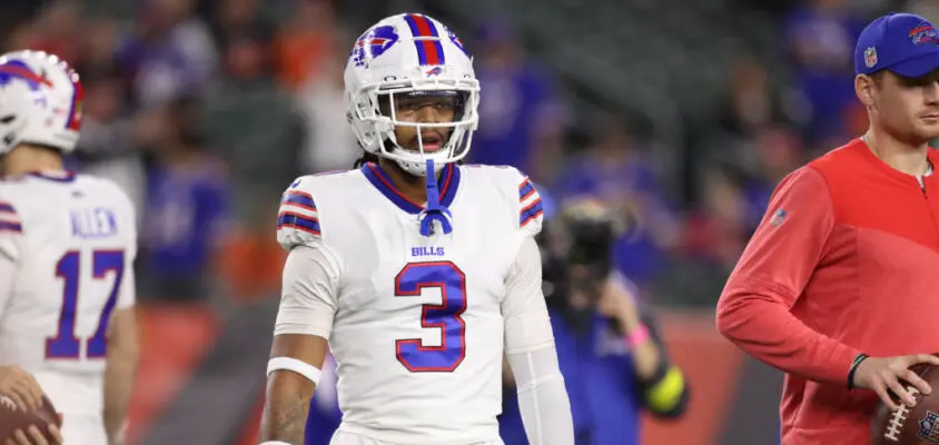 CINCINNATI, OH - JANUARY 02: Buffalo Bills safety Damar Hamlin (3) warms up prior to the game against the Buffalo Bills and the Cincinnati Bengals on January 2, 2023, at Paycor Stadium in Cincinnati, OH