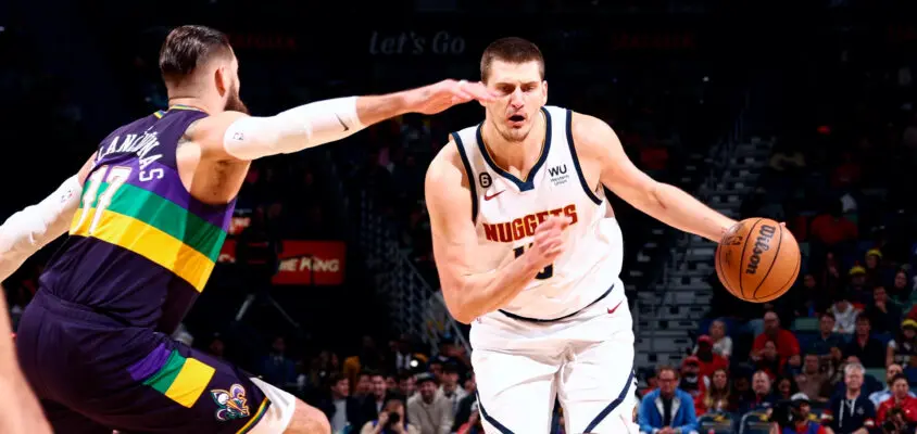 Jokic retorna com triplo-duplo e acerta cesta da vitória dos Nuggets em cima dos Pelicans