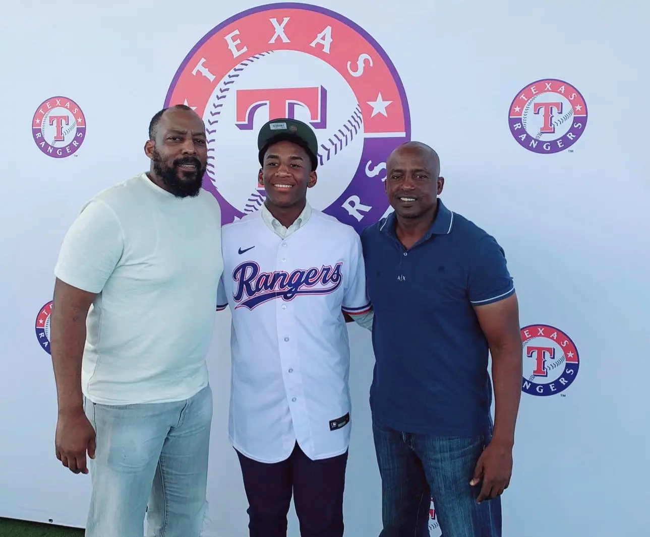 Pablo Guerrero assina com Texas Rangers