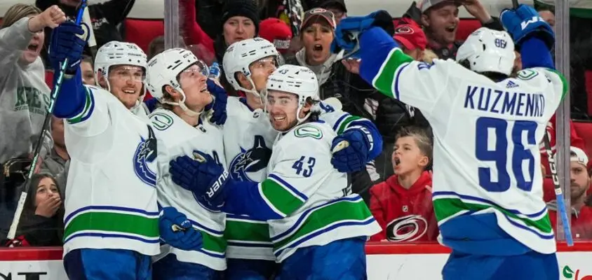 Fora de casa, Canucks vencem Hurricanes e encerram série negativa