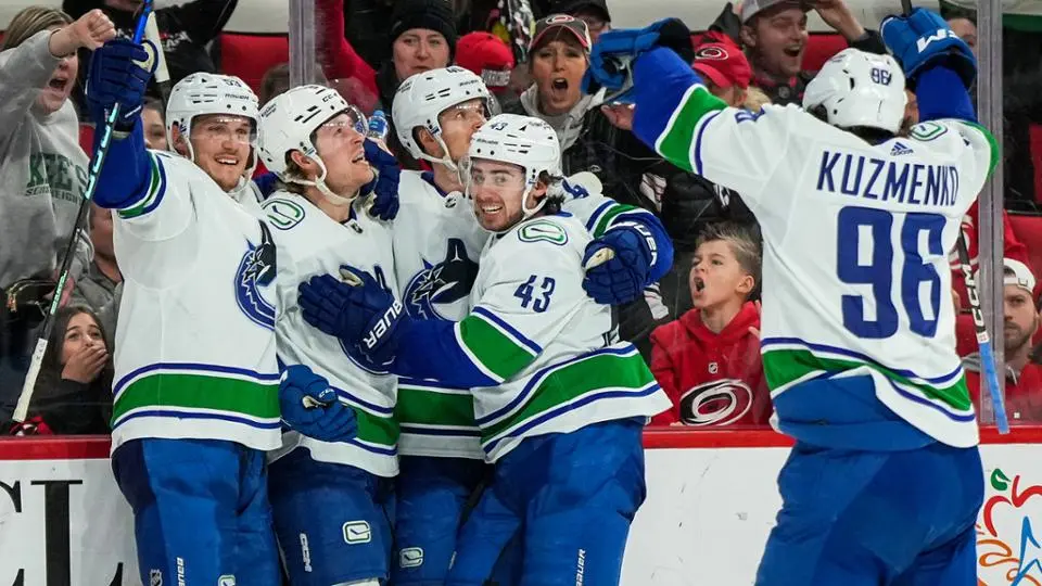 Fora de casa, Canucks vencem Hurricanes e encerram série negativa