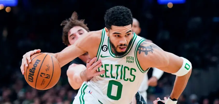 Boston Celtics tem grande atuação coletiva, iguala marca histórica e atropela Brooklyn Nets