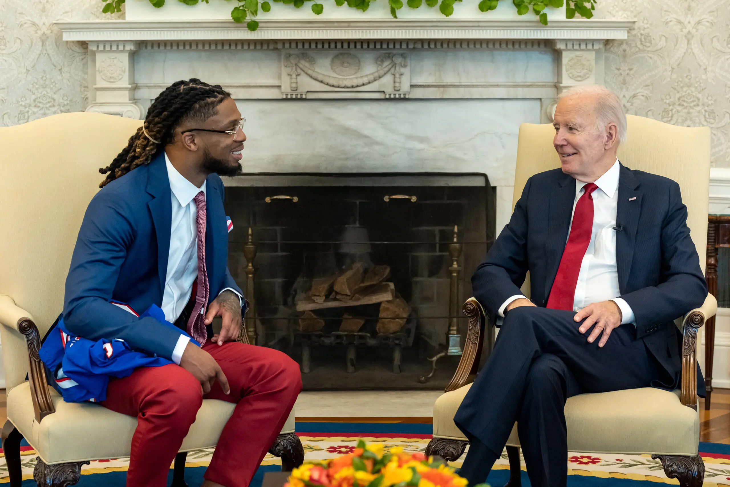 Damar Hamlin na Casa Brancas com o presidente dos EUA Joe Biden - foto Twitter President Biden