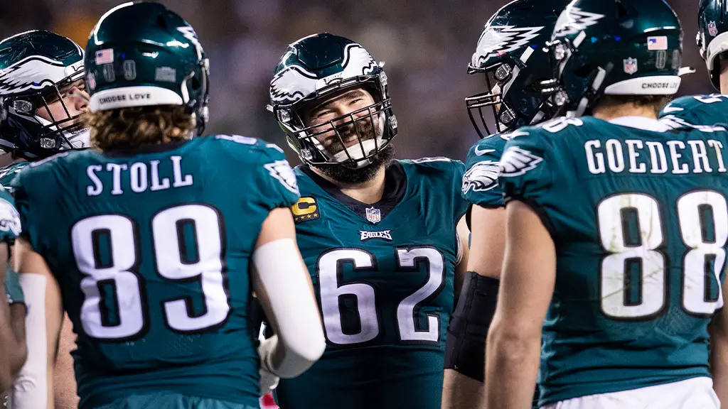 Eagles center Jason Kelce returning for 13th NFL season