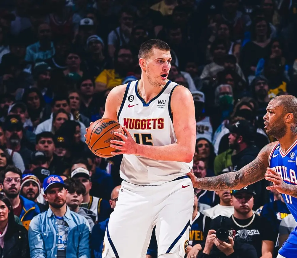 Nuggets vencem 76ers em jogo sem Embiid e com triplo-duplo de Jokic