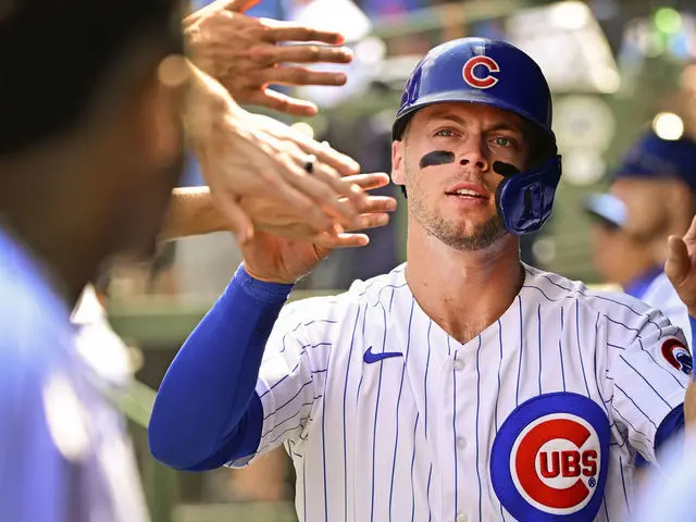 Nico Hoerner assina extensão contratual com Chicago Cubs