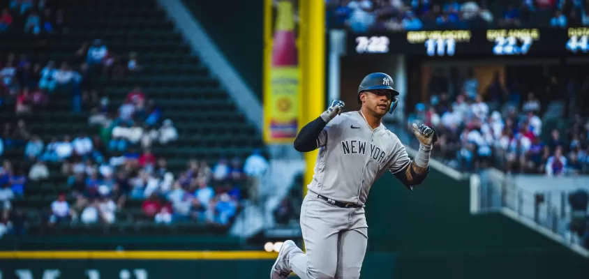 Yankees vencem Rangers com show de home runs e de Cole