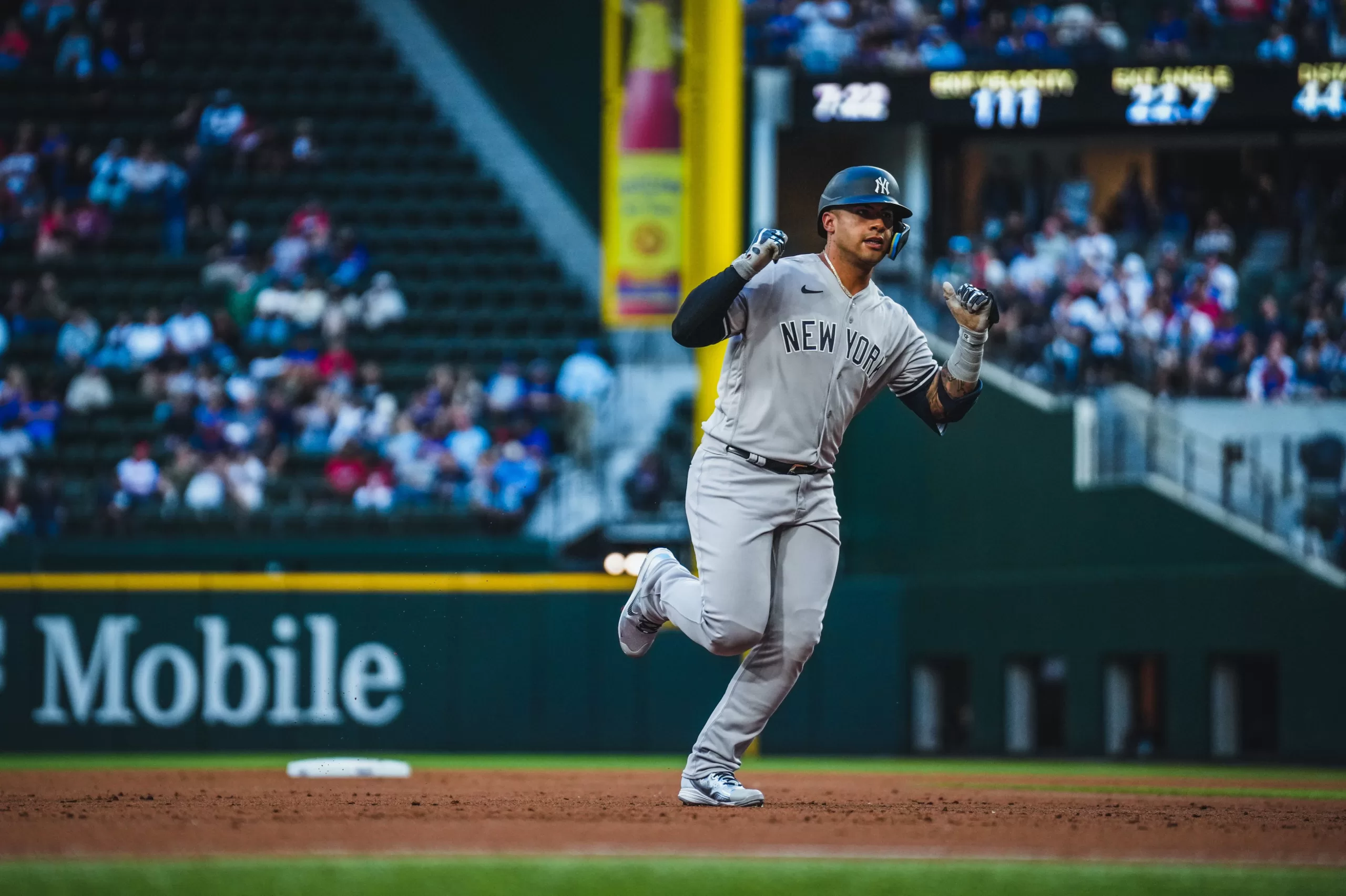 Yankees vencem Rangers com show de home runs e de Cole