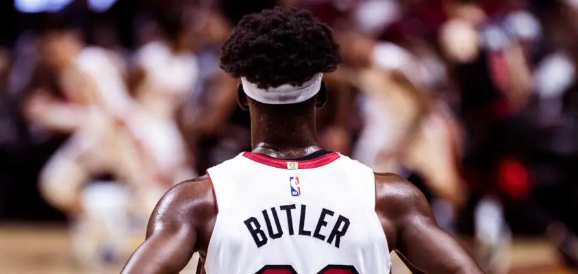 Strus e Butler decidem, Heat bate Bulls pelo play-in e estão nos playoffs