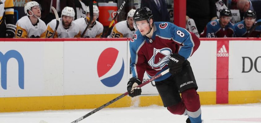 Cale Makar poderá retornar nos playoffs.