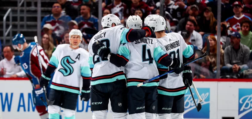 Estreando nos playoffs, Kraken vence Avalanche fora de casa