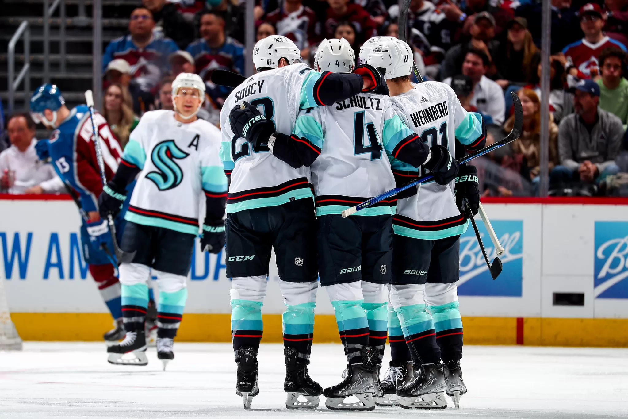 Estreando nos playoffs, Kraken vence Avalanche fora de casa