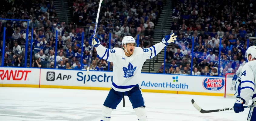 Maple Leafs vencem jogo complicado e lideram série contra Lightning