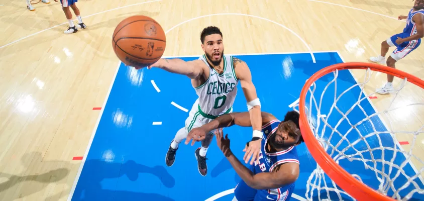 Boston Celtics derrota Philadelphia 76ers e leva semifinal do Leste para o sétimo jogo