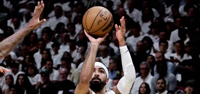 Gabe Vincent em ação contra os Celtics no jogo 4 das finais de conferência