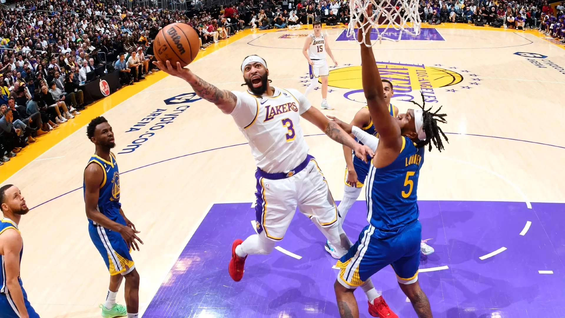 Lakers controlam segundo tempo, derrotam Warriors e reassumem liderança da série