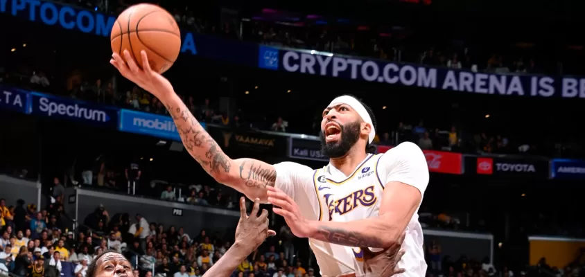 Lakers controlam segundo tempo, derrotam Warriors e reassumem liderança da série