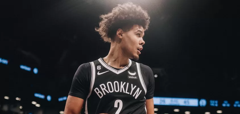 Cam Johnson renova com os Nets.