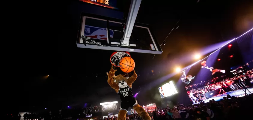 Bango em apresentação durante NBA House 2023