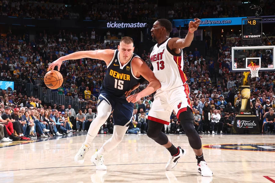 Jokic encara Adebayo no jogo 2 das finais da NBA 2023